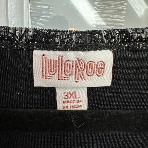 LuLaRoe Elegant Holiday Collection Black Sparkly Metallic Paisley Blouse Size 3X - Picture 6 of 9